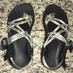 Super cute toe strap chacos.